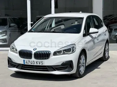 Usado BMW 225 Active Tourer iPerformance 224 CV (164 kW) 2019 Blanco Monovolumen