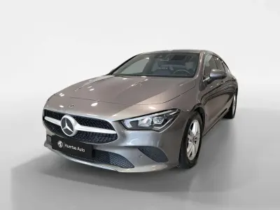Usado Mercedes CLA200 Shooting Brake 136 CV (100 kW) 2018 Familiar