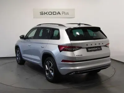 Usado Skoda Kodiaq SportLine 150 CV (110 kW) 2024 Gris plata SUV