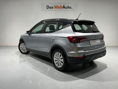 Usado Seat Arona Style 115 CV (84 kW) 2024 Gris plata SUV