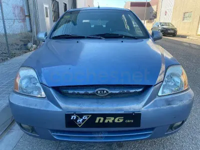 Usado Kia Rio 97 CV (71 kW) 2003 Azul Berlina