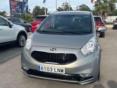 Usado Kia Venga 125 CV (91 kW) 2016 Gris Utilitario