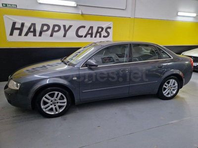 Usado Audi A4 130 CV (95 kW) 2003 Gris / plata Familiar