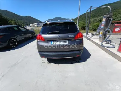 Usado Peugeot 2008 Style 100 CV (73 kW) 2016 Gris / plata SUV