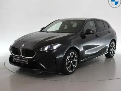 Usado BMW 120 Comfort Edition 163 CV (119 kW) 2025 Negro Utilitario