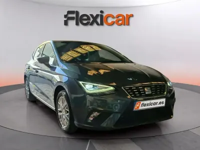 Usado Seat Ibiza 116 CV (85 kW) 2024 Gris Utilitario