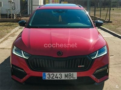 Usado Skoda Octavia RS 245 CV (180 kW) 2022 Rojo Familiar