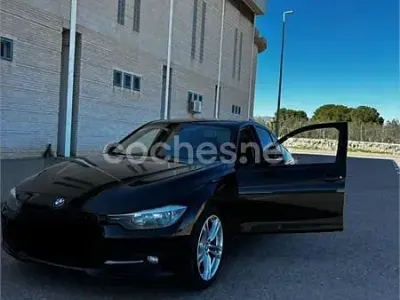 Begagnad BMW 318 Gran Turismo 143 HK (105 kW) 2013 Svart Sedan