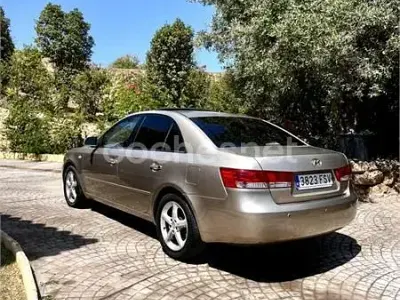 Usado Hyundai Sonata Comfort 140 CV (102 kW) 2007 Beige Berlina