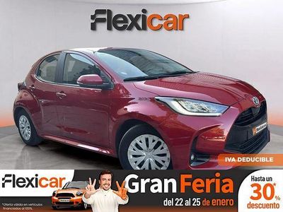 Granate Usado 2023 Toyota Yaris Hybrid Active Berlina | 18.980 € (Precio justo)
