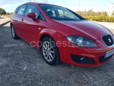 Usado Seat Leon Reference 105 CV (77 kW) 2012 Rojo Berlina