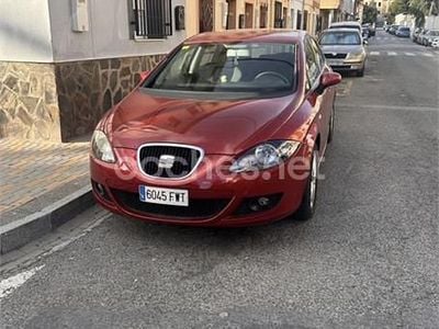 Usado Seat Leon Stylance 105 CV (77 kW) 2007 Rojo Utilitario