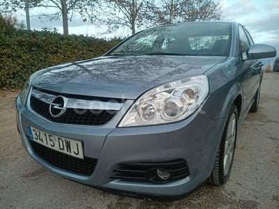 Gris / plata Usado 2006 Opel Vectra Cosmo Berlina | 4000 € (Precio justo)