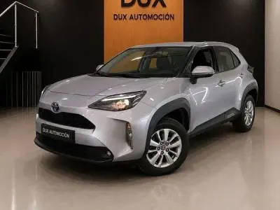 Usado Toyota Yaris Cross Plus 116 CV (85 kW) 2023 Plateado SUV