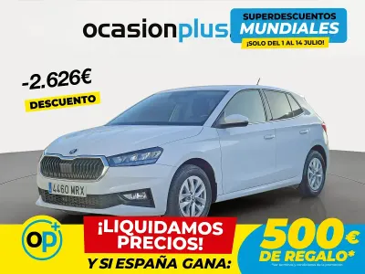 Usado Skoda Fabia Selection 95 CV (69 kW) 2024 Blanco Utilitario