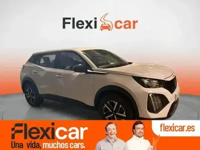 Usado Peugeot 2008 Allure 100 CV (73 kW) 2023 Gris SUV