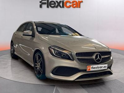 Usado Mercedes A180 122 CV (89 kW) 2018 Gris Utilitario