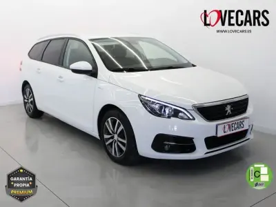 Usado Peugeot 308 SW Active 130 CV (95 kW) 2021 Blanco Familiar