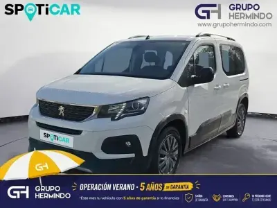 Usado Peugeot Rifter Allure 100 CV (73 kW) 2022 Blanco Monovolumen