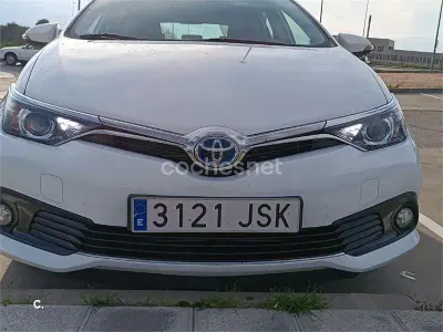 Usado Toyota Auris Hybrid