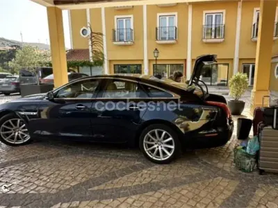 Usado Jaguar XJ Premium Luxury 275 CV (202 kW) 2013 Azul Berlina