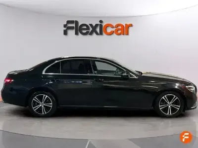 Käytetty Mercedes E220 194 HP (142 kW) 2021 Musta Sedan