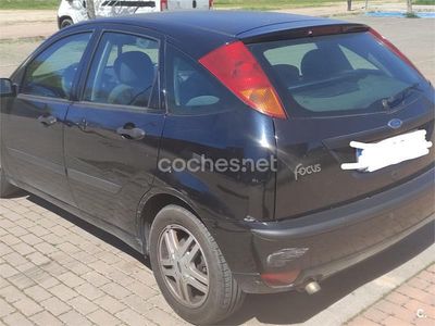Usado Ford Focus Trend 115 CV (84 kW) 2002 Negro Berlina