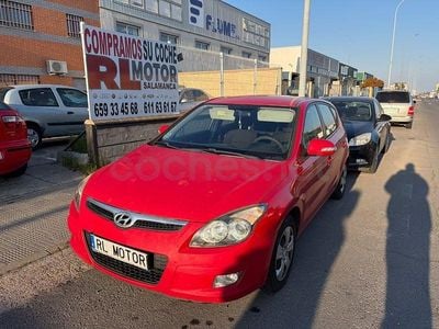 Usado Hyundai i30 Style 115 CV (84 kW) 2009 Rojo Berlina