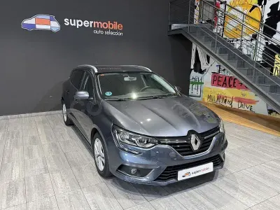 Usado Renault Mégane GrandTour Business 115 CV (84 kW) 2019 Azul Familiar