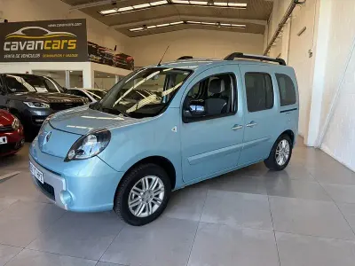 Usado Renault Kangoo Dynamique 90 CV (66 kW) 2013 Azul Monovolumen