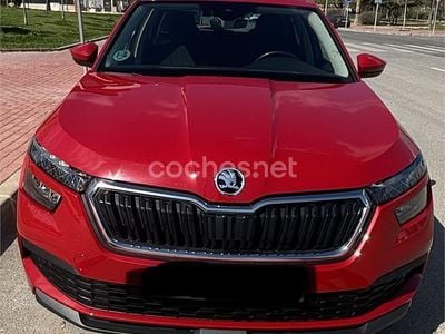 Usado Skoda Kamiq Ambition 110 CV (80 kW) 2022 Rojo SUV