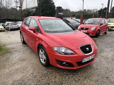 Usado Seat Leon Reference 105 CV (77 kW) 2010 Rojo Utilitario
