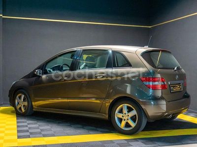 Mercedes B180