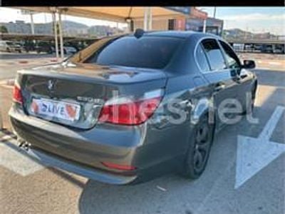 Usado BMW 530 218 CV (160 kW) 2006 Gris / plata Berlina