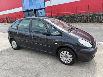 Usado Citroën Xsara Picasso Exclusive 110 CV (80 kW) 2007 Negro Monovolumen