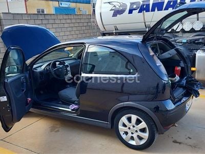 Negro Usado 2005 Opel Corsa Berlina | 2600 € (Precio justo)