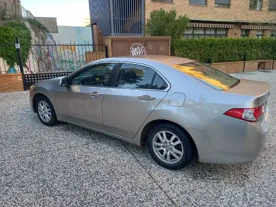 Usado Honda Accord Executive 156 CV (114 kW) 2009 Gris / plata Berlina