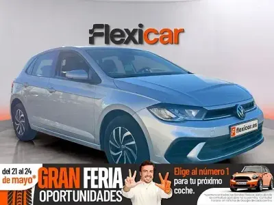 Usado VW Polo Life 95 CV (69 kW) 2022 Gris Utilitario