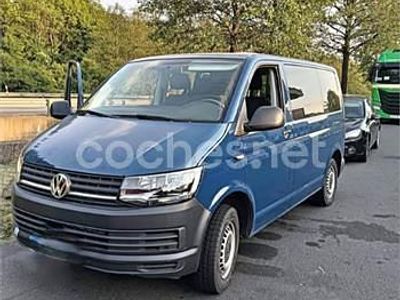 Azul Usado 2018 VW Caravelle Monovolumen | 18.000 €