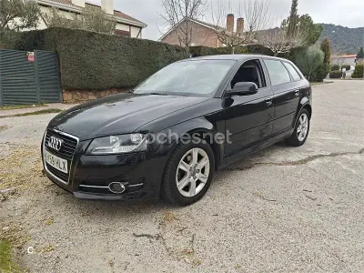 Usado Audi A3 Ambiente 105 CV (77 kW) 2012 Negro Utilitario