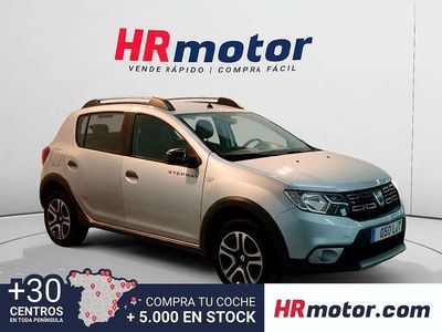 Usado Dacia Sandero Essentiel 101 CV (74 kW) 2020 Gris Utilitario