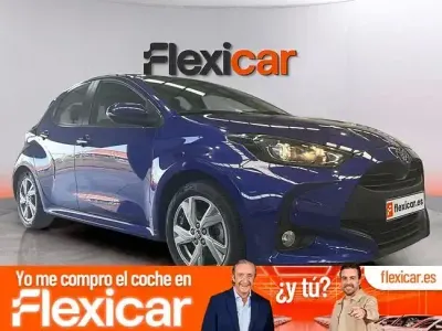 Usado Toyota Yaris Active 116 CV (85 kW) 2025 Azul Utilitario