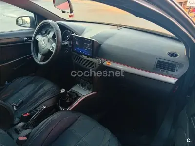 Usado Opel Astra GTC Sport 120 CV (88 kW) 2007 Negro Berlina