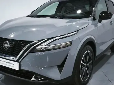 Usado Nissan Qashqai Tekna 158 CV (116 kW) 2024 Katana grey con techo midnight SUV