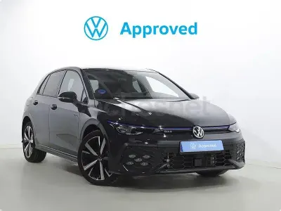 Usado VW Golf VIII GTE 272 CV (200 kW) 2025 Gris / plata Berlina