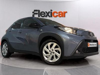 Usado Toyota Aygo X 72 CV (52 kW) 2024 Gris SUV