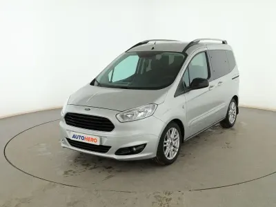 Begagnad Ford Tourneo Courier Titanium 95 HK (69 kW) 2017 Grå Minibuss