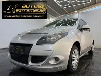 Usado Renault Scénic Dynamique 105 CV (77 kW) 2009 Gris / plata Monovolumen
