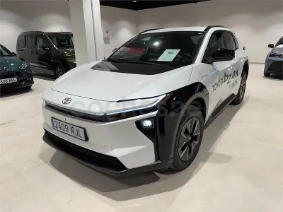 Nuevo Toyota bZ4X Advance 2025 Eléctrico SUV