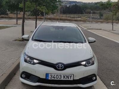 Toyota Auris Hybrid